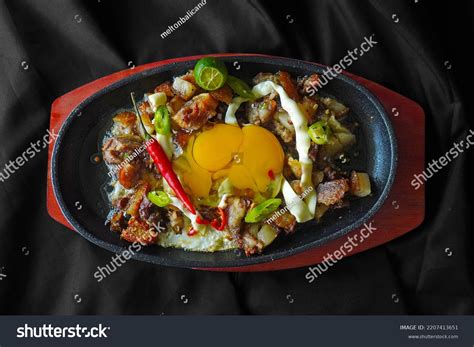 Sizzling Pork Sisig Filipino Dish Stock Photo 2207413651 Shutterstock