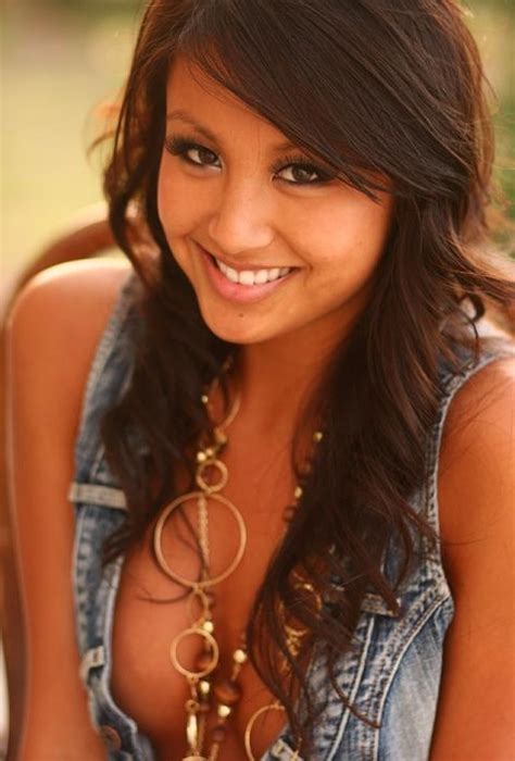 Actrresspics Lynhthy Nguyen In Hot Bikini