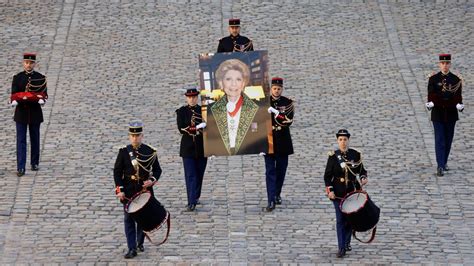 Les Personnalités Présentes à Lhommage National à Hélène Carrère D