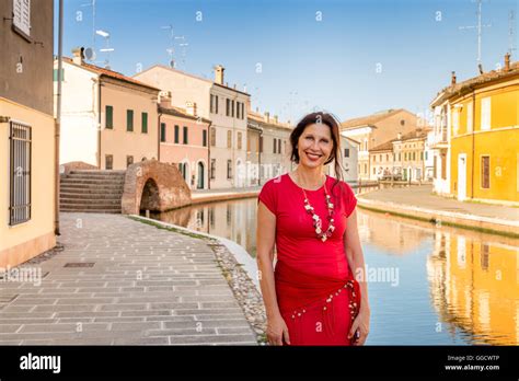 Femme mature vacances Banque de photographies et dimages à haute résolution Alamy