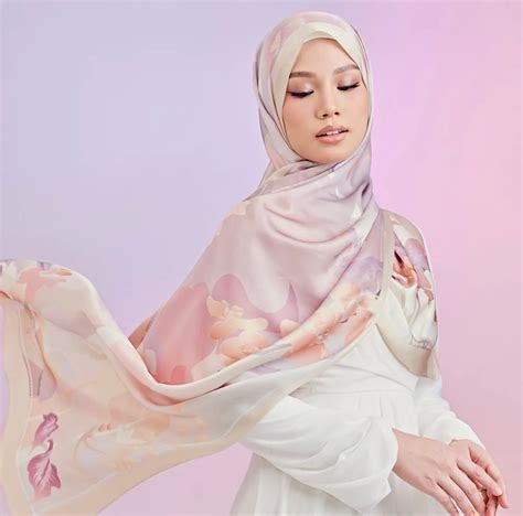 TudungPeople Postcard In Nude Shawl Women S Fashion Muslimah Fashion Hijabs On Carousell