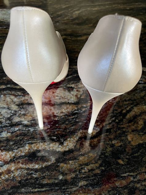 Christian Louboutin Hot Chick Leather Pumps In Nude Gem