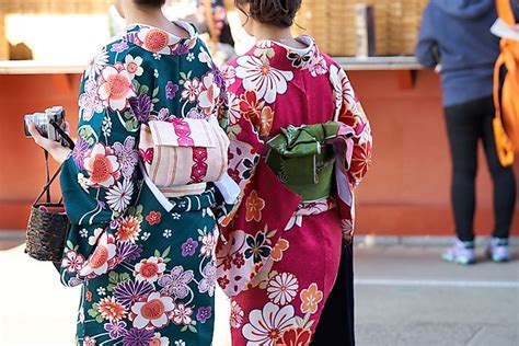 Traditional Japanese Clothing - WorldAtlas.com