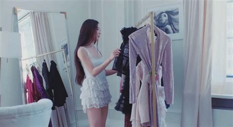 Your Guide To All Of Jisoo S Outfits In The Music Video Flower