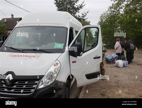 R Gion De Kharkiv Ukraine Mai Un Minibus Est Utilis Pour