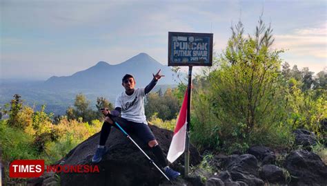 Indahnya Pemandangan Gunung Puthuk Siwur Cocok Untuk Pendaki Pemula