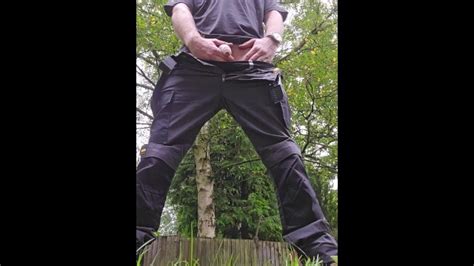 在工作中撒尿 Pornhub Gay