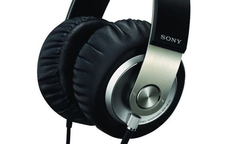 Рейтинг лучших накладных наушников. 10 полноразмерных наушников с ...