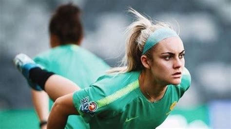 Latest Hot Ellie Carpenter Bikini Pics