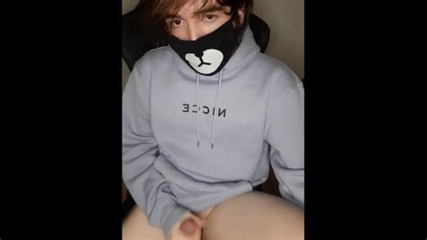 Молодой Красавчик отчаянно хочет чтобы его доили Pornhub Gay