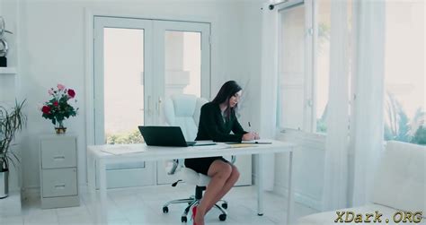 Sex Starved Brunette Sweetie Gets Steamy Fucking Lesson