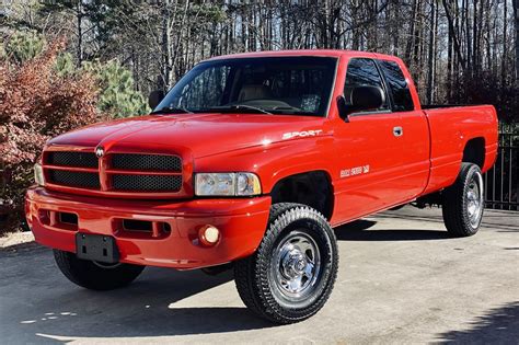 1999 Dodge Ram 1500 52 Headers