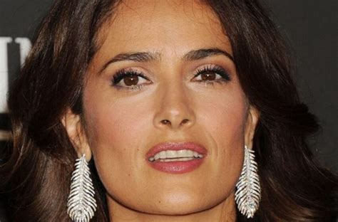 Sin Maquillaje Ni Filtros Salma Hayek Public Nuevas Fotos En Bikini Mojado Filosofiya Jizni