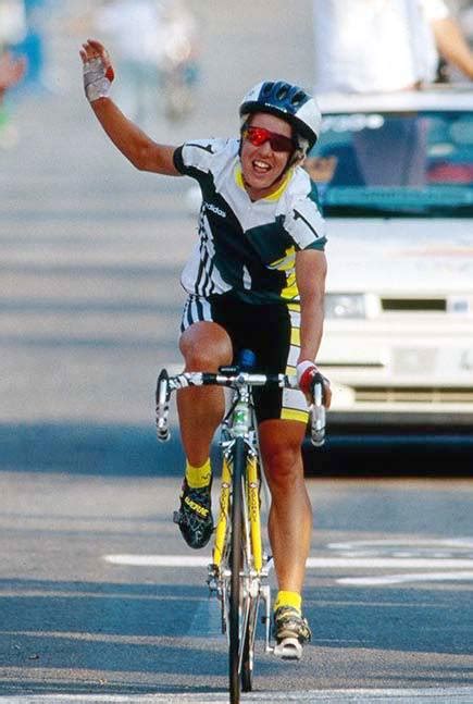 Hot Sexy Kathy Watt Bikini Pics