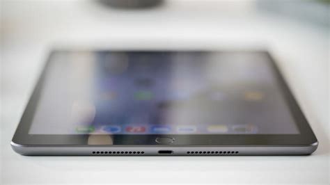 iPad 10.2in (2020) Review: Dull Tablet, Excellent Deal | Macworld