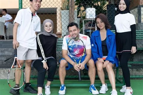 Profil Dan Biodata Eveline Ovilia Asisten Cantik Raffi Ahmad Voice