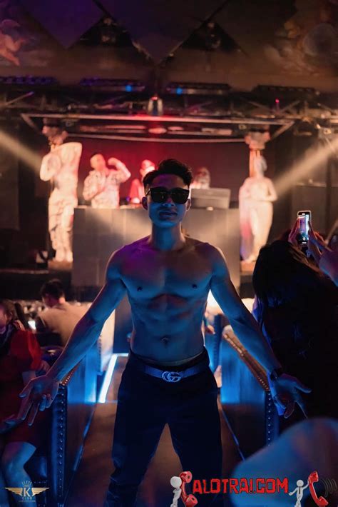 Trai teen body sáu múi gym đẹp săn chắc cu bự fuck sướng Alotrai