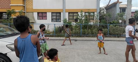 mga litrato mga batang naglalaro habang  pandemya upward  apo amf