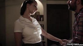 Mira Cuckold Agrees To Her First Public Porn Shoot XNXX