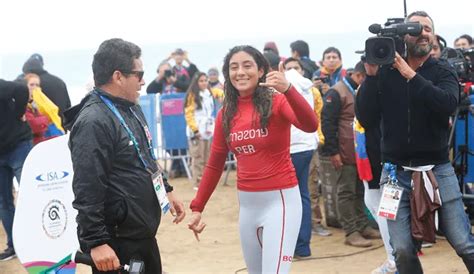 Premación medallas de oro Perú Piccolo Clemente Daniella Rosas y