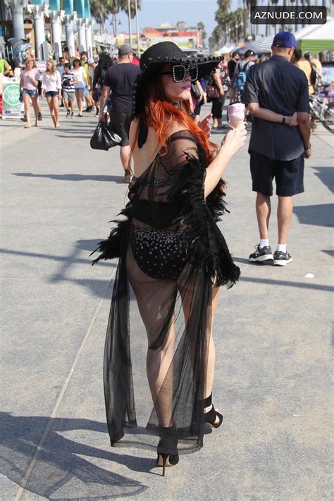 Phoebe Price Shows Off Her Bikini Body As She Grabs Ice Cream In Venice Beach Aznude