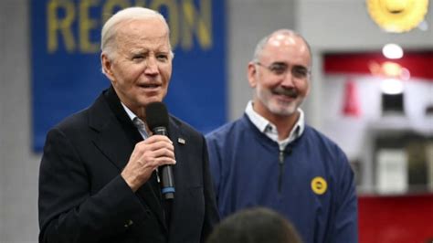 Biden celebrates UAW endorsement in Michigan