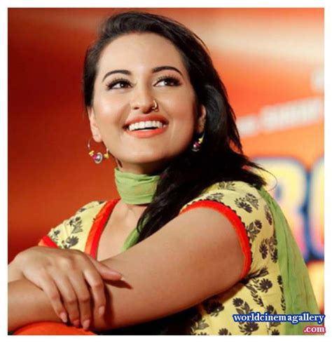 Sonakshi Sinha In Hot Saree Stills