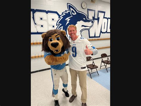 Lions Mascot ROARY Visits with TSD Elementary Students | Troy, MI Patch