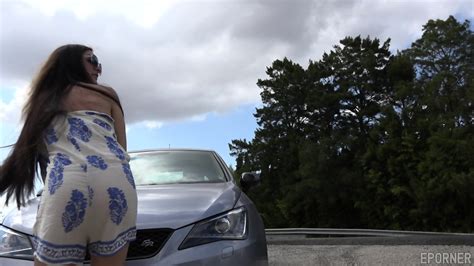 Brunette Milf Is Peeing Outdoor Cassy Yang