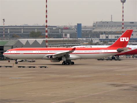 LTU A330-300 D-AERS ohne Triebwerk vor der LTU Halle in DUS / EDDL ...