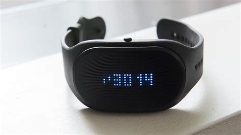 Healbe GoBe 2 review: This fitness tracker claims to automatically ...
