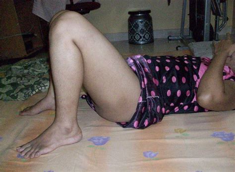 Indian Girl Bhavna Posing Nude On Bed Indian Sex Photos