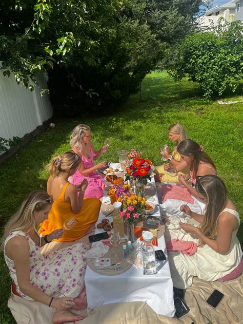 Girl Brunch Picnic Ideas