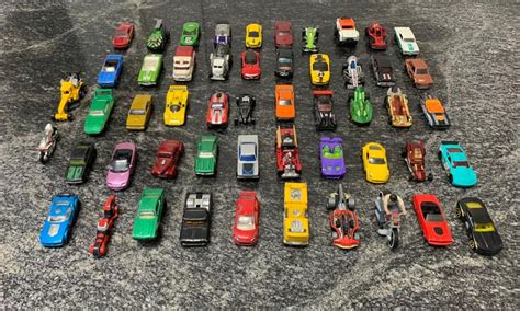 Lote Coleção Carrinhos Hot Wheels Originais Modelos Antigos e Atuais Carrinho de Bebê