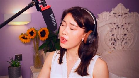 3 Hot Sexy Izzy Sealey Bikini Pics