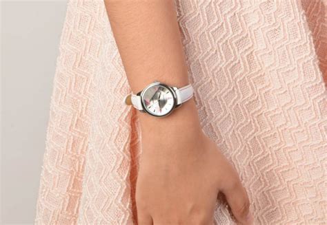 Tìm hiểu ngay các mẫu đồng hồ nữ teen HOT nhất hè này