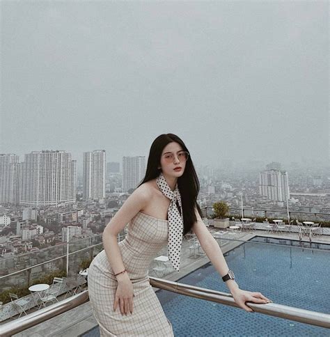 Bạn gái Quang Hải gây sốt khi diện bikini body chuẩn đét vạn người mê