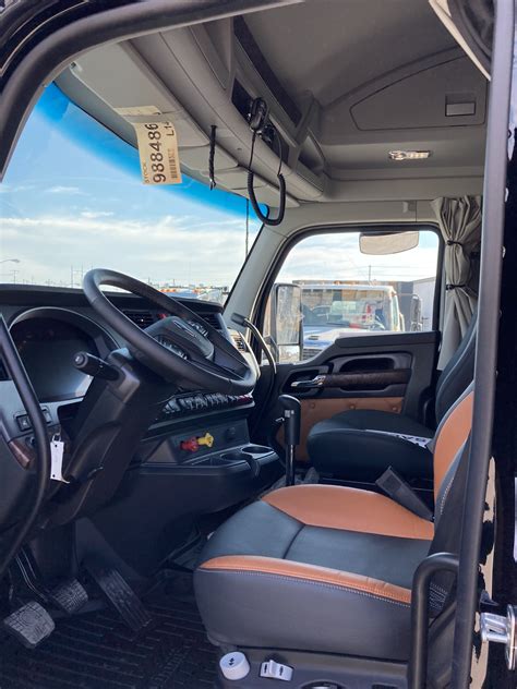 T880 52 Mid Roof Kenworth Ontario