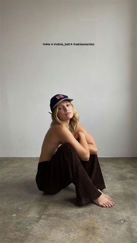 Olivia Holt Nude Photos Videos 2025 TheFappening