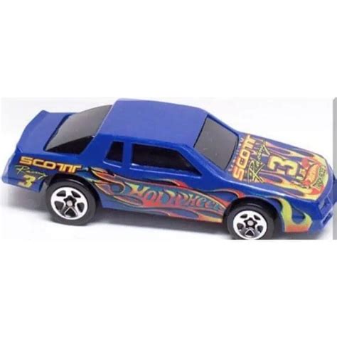 Hot Wheels Track Aces Chevy Universo Hot Wheels