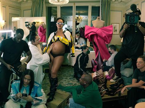 Pregnant Rihanna Posing Nude For Vogue Photos Video The Fappening