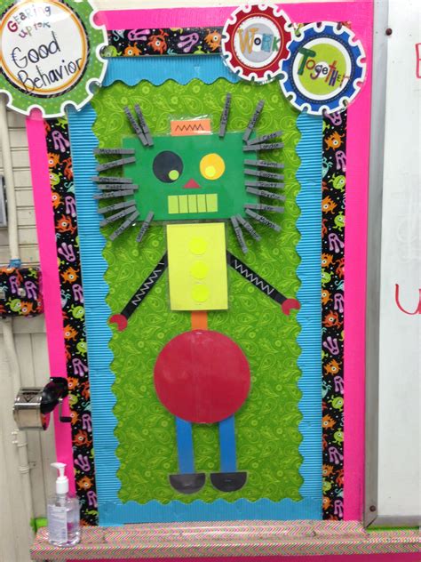Robots Gears Bulletin Board Set 200 Pc Classroom Them