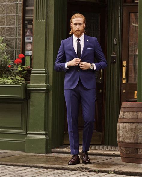 Парикмахер посоветовал парню отрастить бороду, и вся его жизнь ...