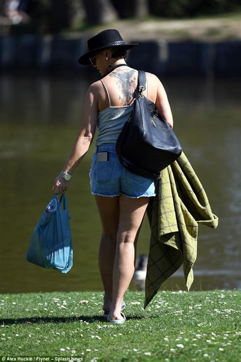 Kerry Katona Flaunts Incredible Two Stone Weight Loss In A Bikini Daily Mail Online