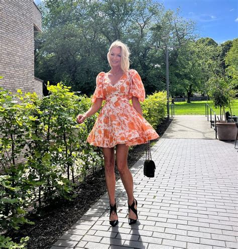 42 ročná MAMINA sa všetkým odhalila Krásna MILF ka vám poriadne pomotá hlavu