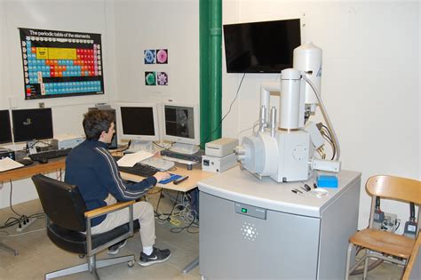 Scanning Electron Microscope | Science Center 