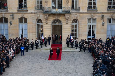 Photo Passation De Pouvoirs Entre L Ancienne Premi Re Ministre