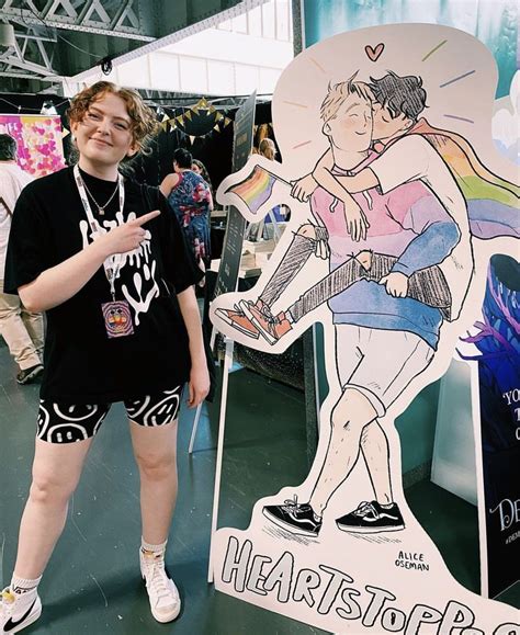 Pin By Carrie Collins On Heartstopper Cute Gay Alice Book Lgbt Art