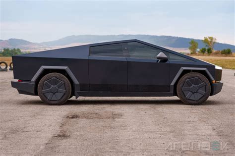 Driving the Tesla Cybertruck Cyberbeast in Europe: Extensive review ...
