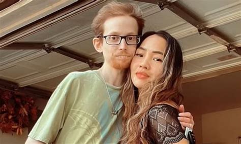 Man Taunted For Being Too Ugly For His Hot Wife Hits Back At Trolls Daily Mail Online